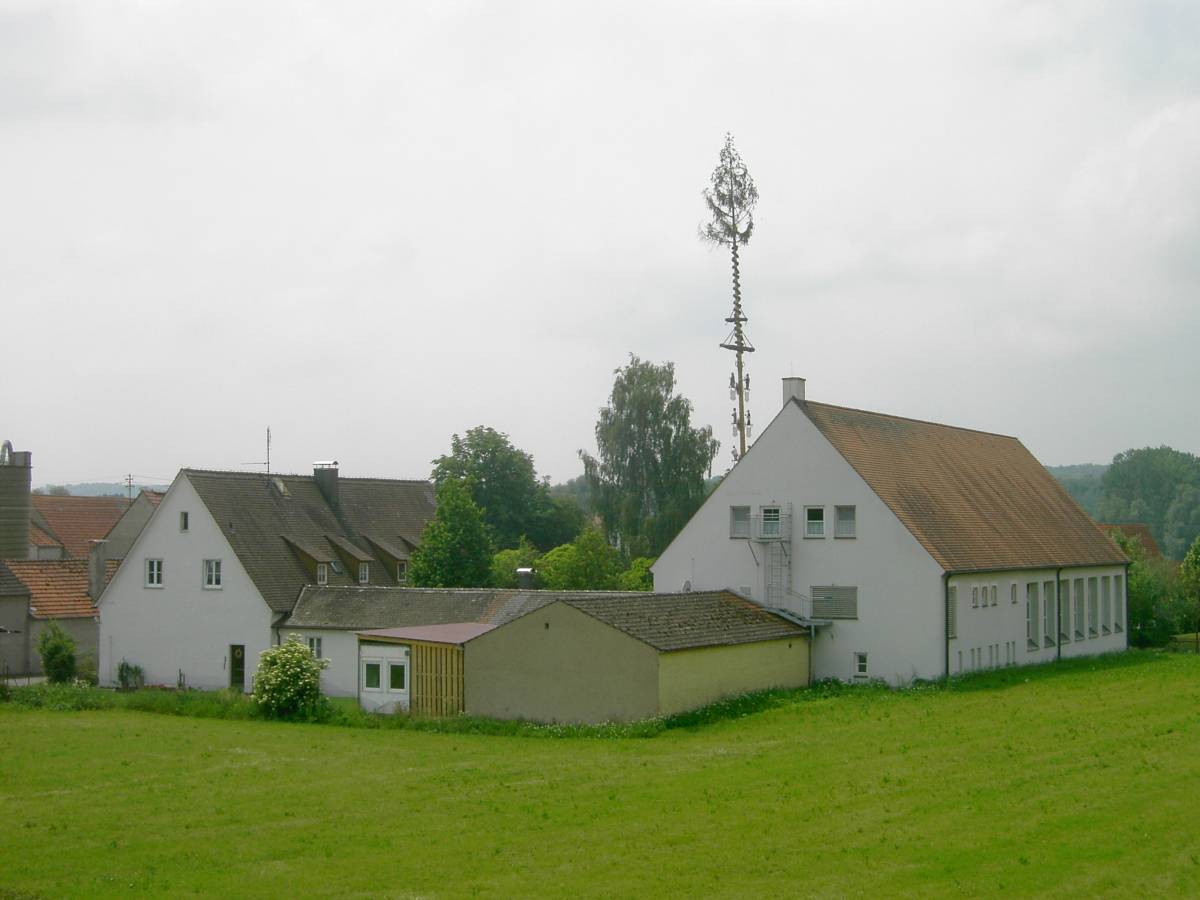 (c) R. Kaußler - Mehrzweckhalle mit Schützenhaus